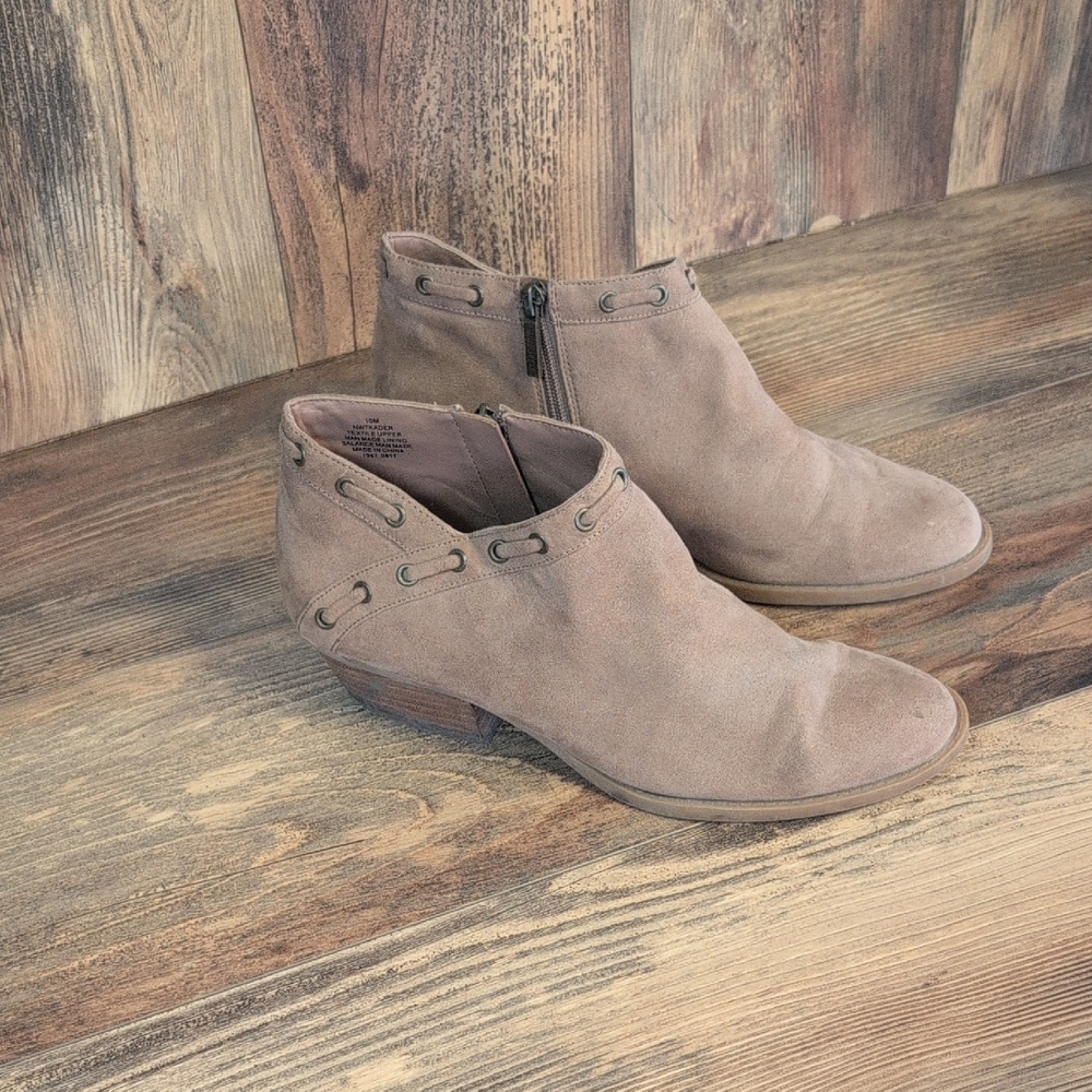 Nine West Tan Suede-like Kader Ankle Booties 10M
